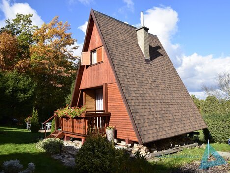 Prodej udržované chaty v obci Březka u Libuně, s nádherným výhledem do krajiny Českého ráje.