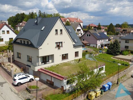 Pronájem bytu 1+kk, 42 m², Nová Paka, ul. Zahradní – po rekonstrukci, balkon, terasa, nízké náklady