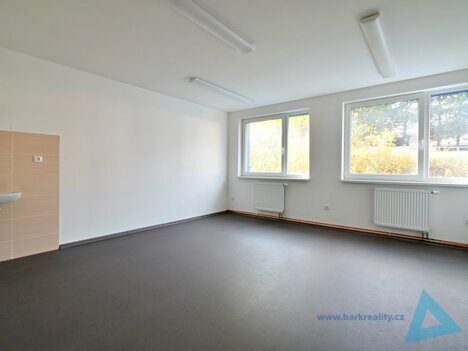 Pronájem kanceláře v Nové Pace, 20m2.
